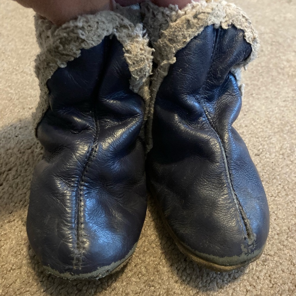 Navy infant Robeez leather shoes